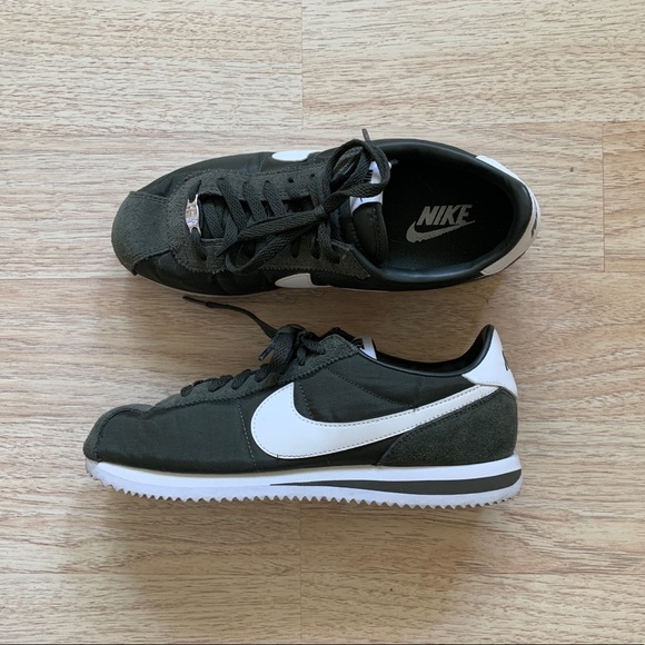 Nike Cortez - Picture 1 of 3